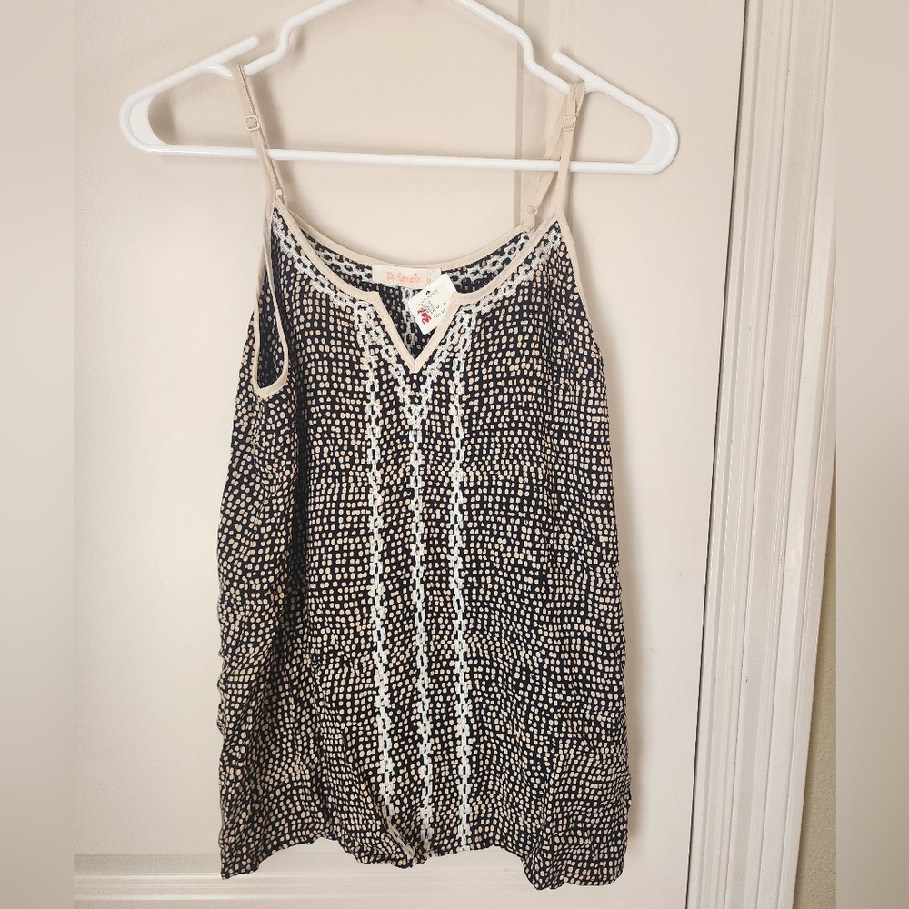 Apricot Lane Black and Tan Geometric V-Neck Blouse
